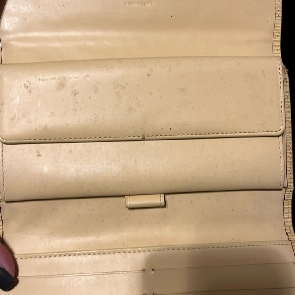 Louis Vuitton Vanilla EPI Trifold Long Wallet with Dustbag, Lock & Key - Picture 9 of 13